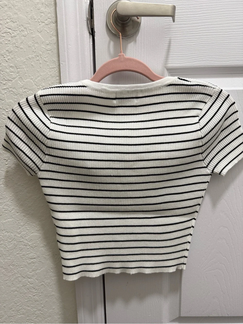 Super cute The wood shop cropped ribbed Henley top